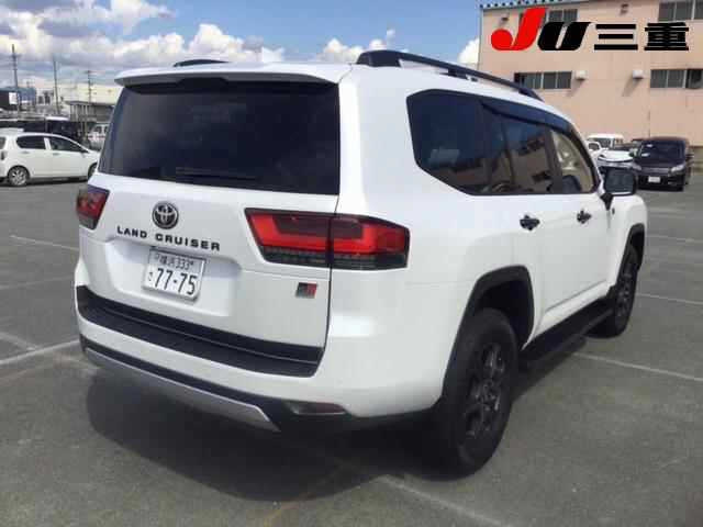 TOYOTA LAND CRUISER 2023