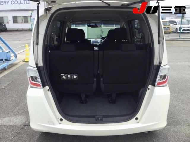 HONDA FREED 2013