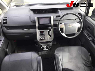 TOYOTA NOAH 2008