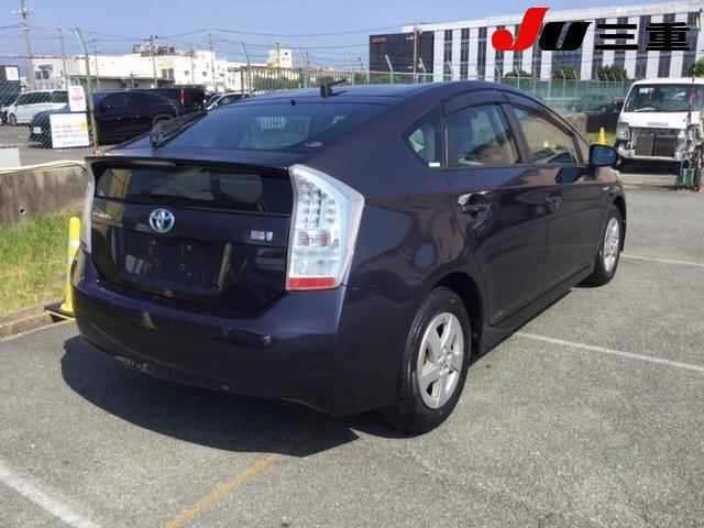 TOYOTA PRIUS 2011