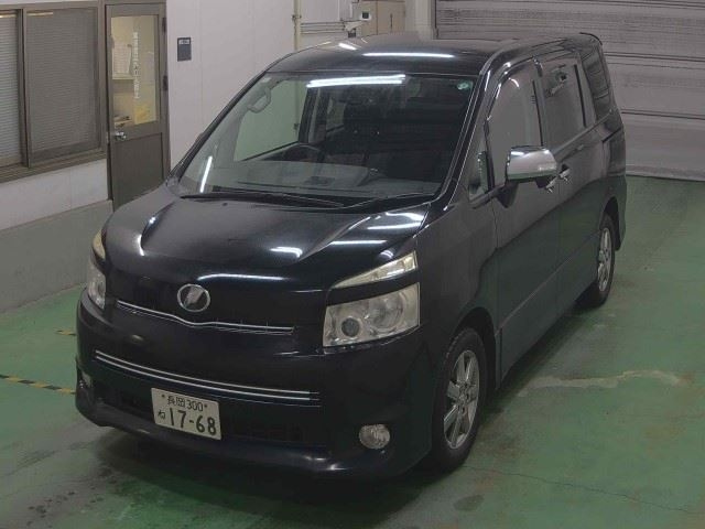 TOYOTA VOXY 2009