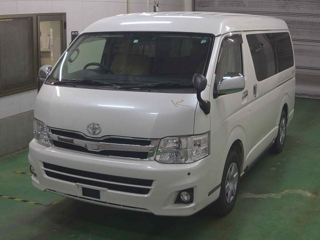 TOYOTA HIACE 2014