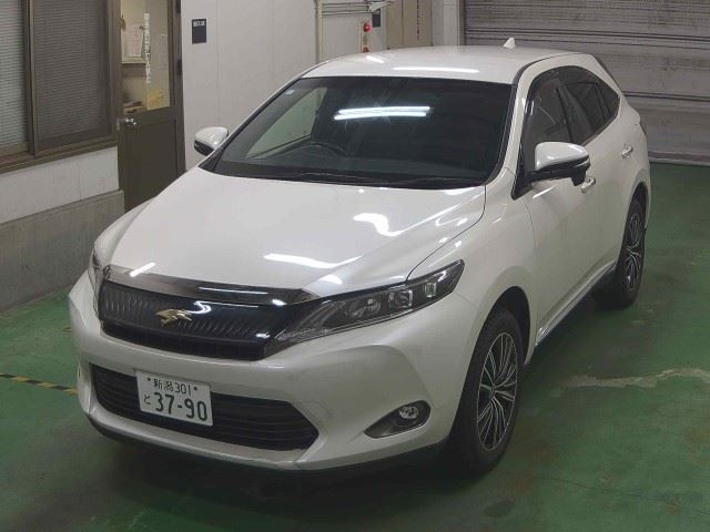 TOYOTA HARRIER 2017