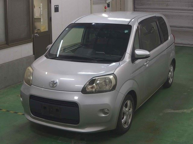 TOYOTA PORTE 2012