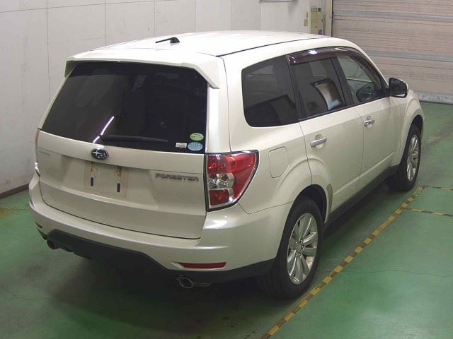 SUBARU FORESTER 2012