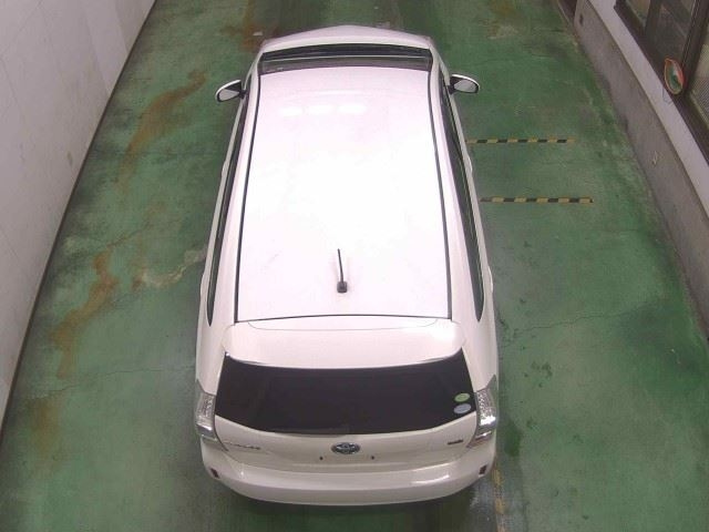 TOYOTA PRIUS ALPHA 2014