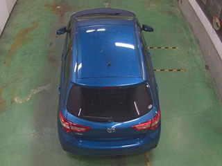 TOYOTA VITZ 2017