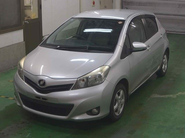 TOYOTA VITZ 2012