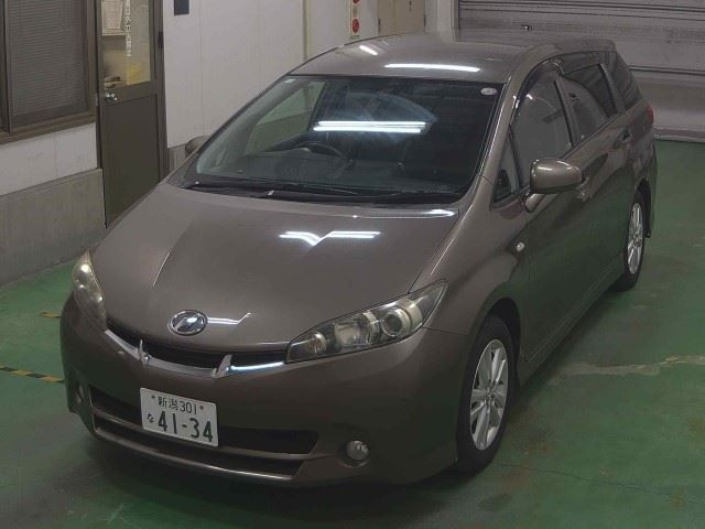 TOYOTA WISH 2009