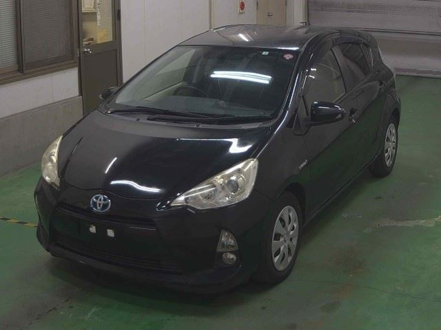 TOYOTA AQUA 2013