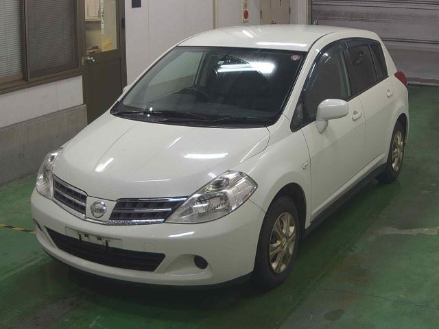 NISSAN TIIDA 2010