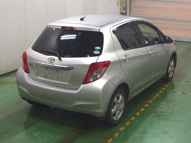TOYOTA VITZ 2012