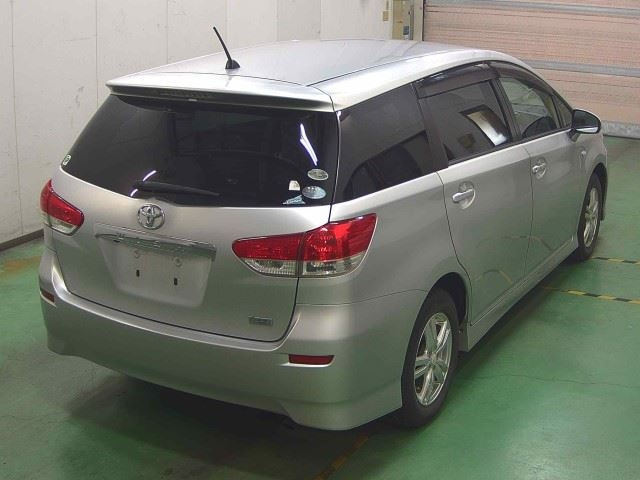 TOYOTA WISH 2009