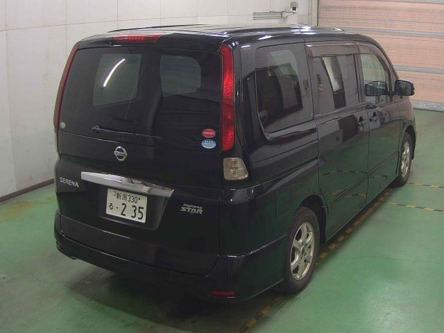 NISSAN SERENA 2010