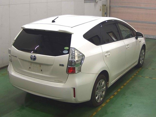 TOYOTA PRIUS ALPHA 2014