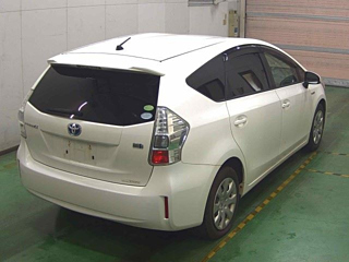 TOYOTA PRIUS ALPHA 2014