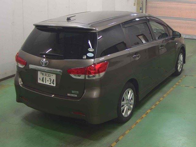 TOYOTA WISH 2009