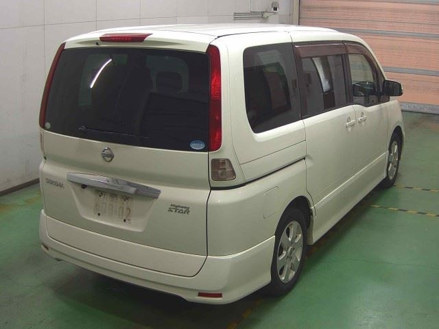 NISSAN SERENA 2010