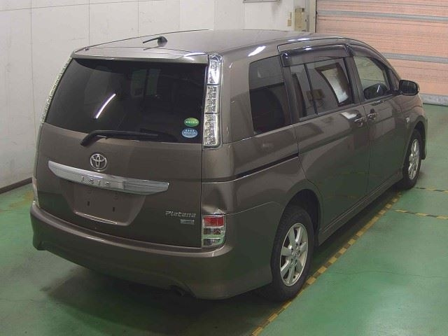 TOYOTA ISIS 2013