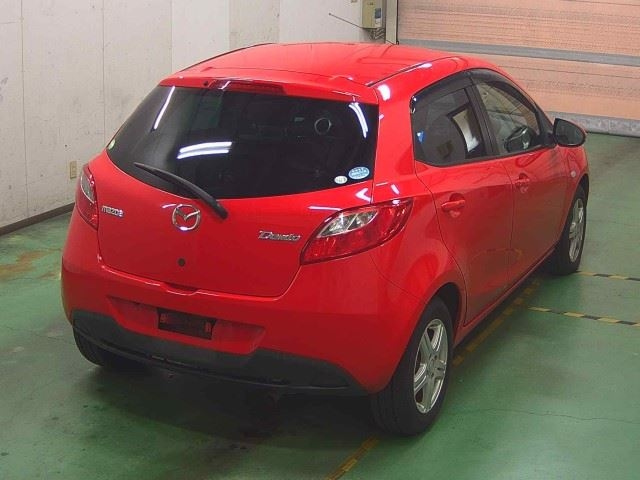 MAZDA DEMIO 2010