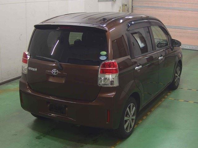 TOYOTA SPADE 2012