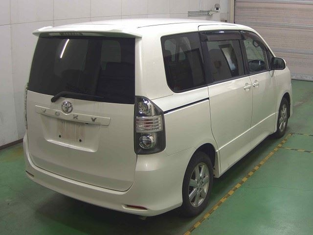TOYOTA VOXY 2008