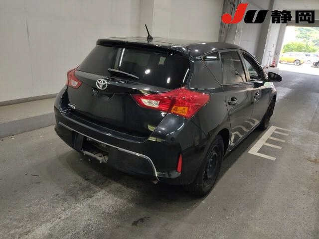TOYOTA AURIS 2012