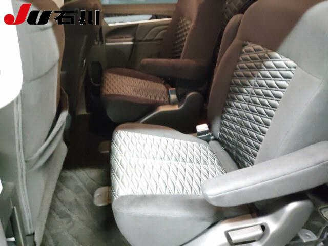 MITSUBISHI DELICA D5 2019