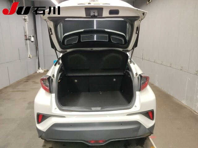 TOYOTA C-HR 2017