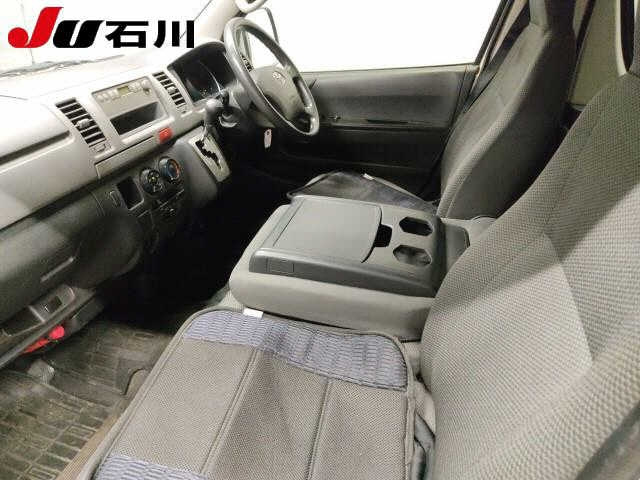 TOYOTA HIACE VAN 2013