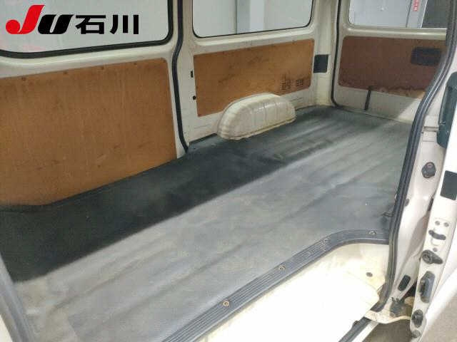 TOYOTA HIACE VAN 2013