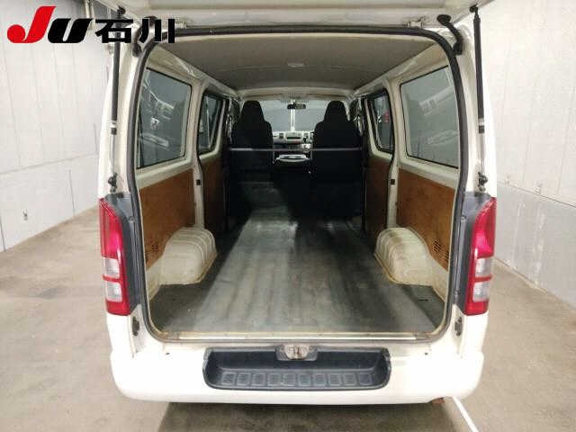 TOYOTA HIACE VAN 2013