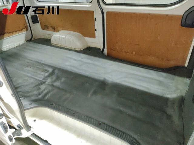 TOYOTA HIACE VAN 2013