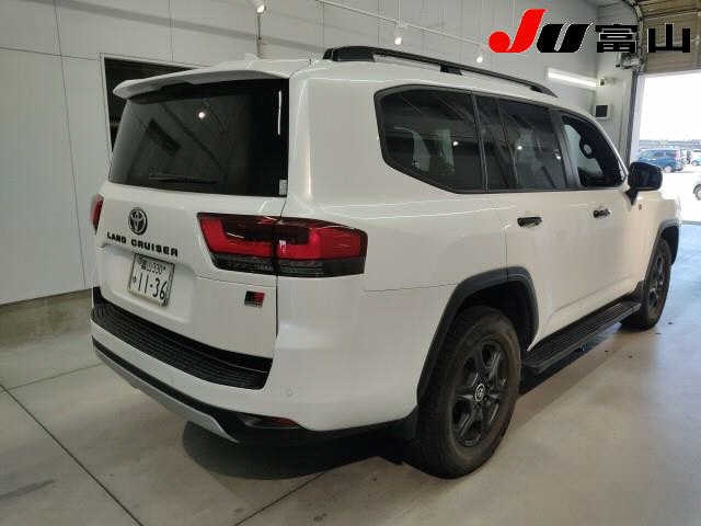 TOYOTA LAND CRUISER 2021