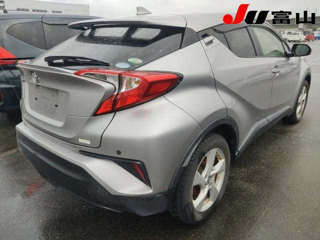 TOYOTA C-HR 2017