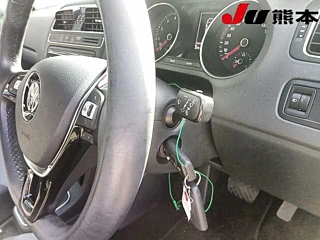 VOLKSWAGEN POLO 2016
