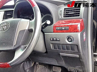 TOYOTA VELLFIRE 2010