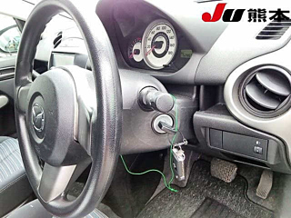 MAZDA DEMIO 2010