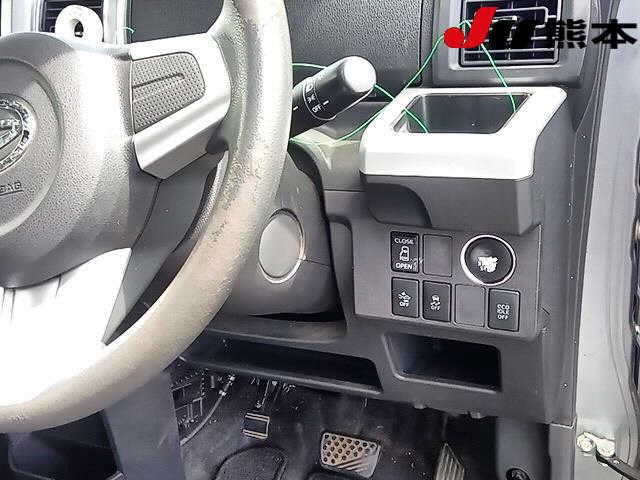 DAIHATSU WAKE 2014