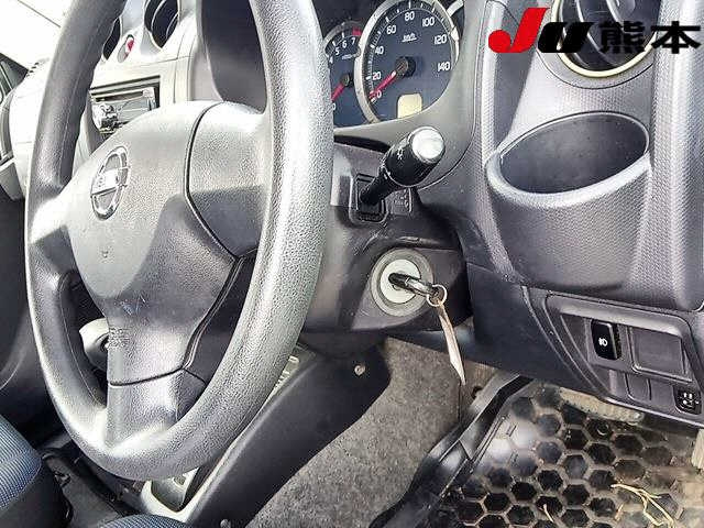 NISSAN KIX 2009