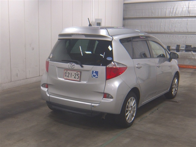 TOYOTA RACTIS 2013