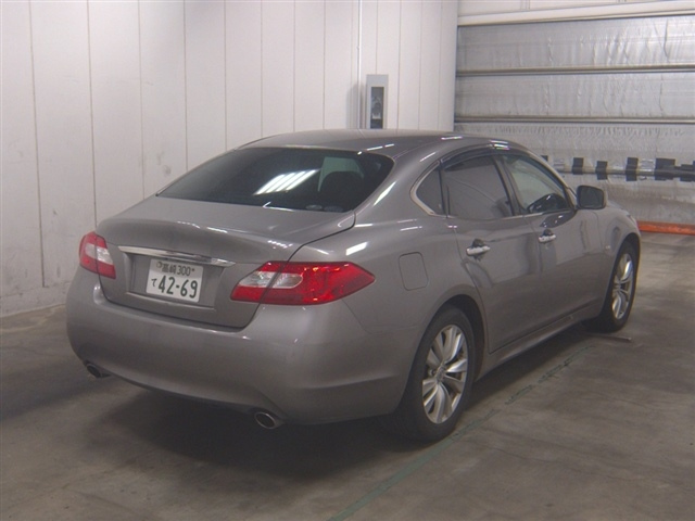 NISSAN FUGA 2010