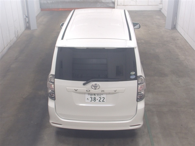 TOYOTA VOXY 2008