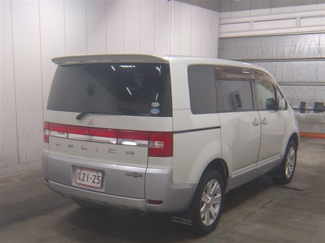 MITSUBISHI DELICA D5 2012