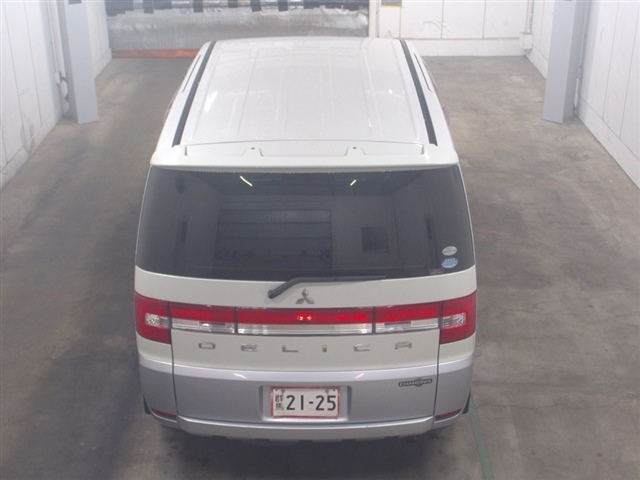 MITSUBISHI DELICA D5 2012