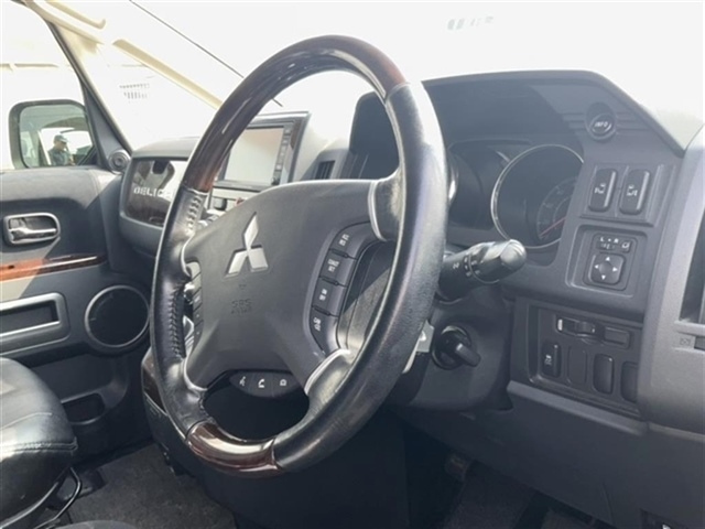 MITSUBISHI DELICA D5 2012