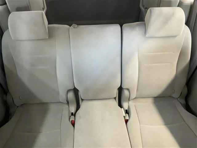 TOYOTA NOAH 2010
