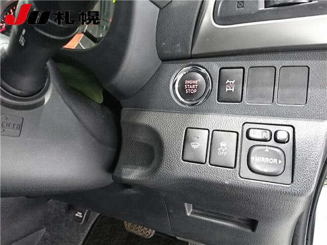 TOYOTA RACTIS 2014
