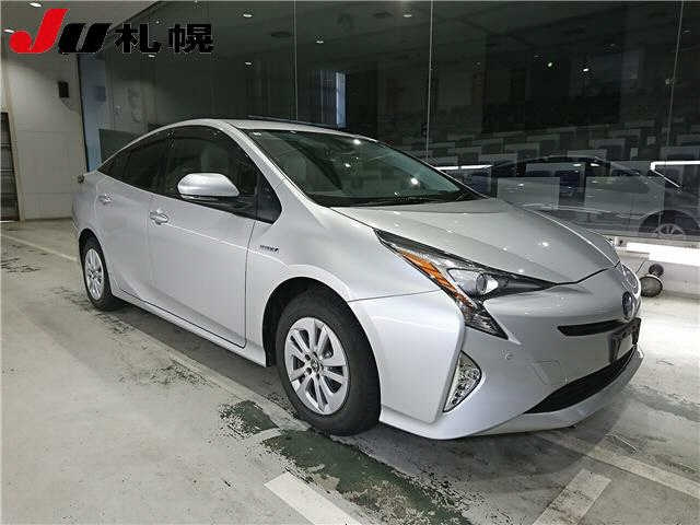 TOYOTA PRIUS 2018