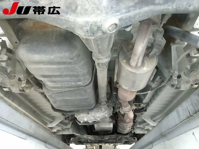 TOYOTA HIACE VAN 2011